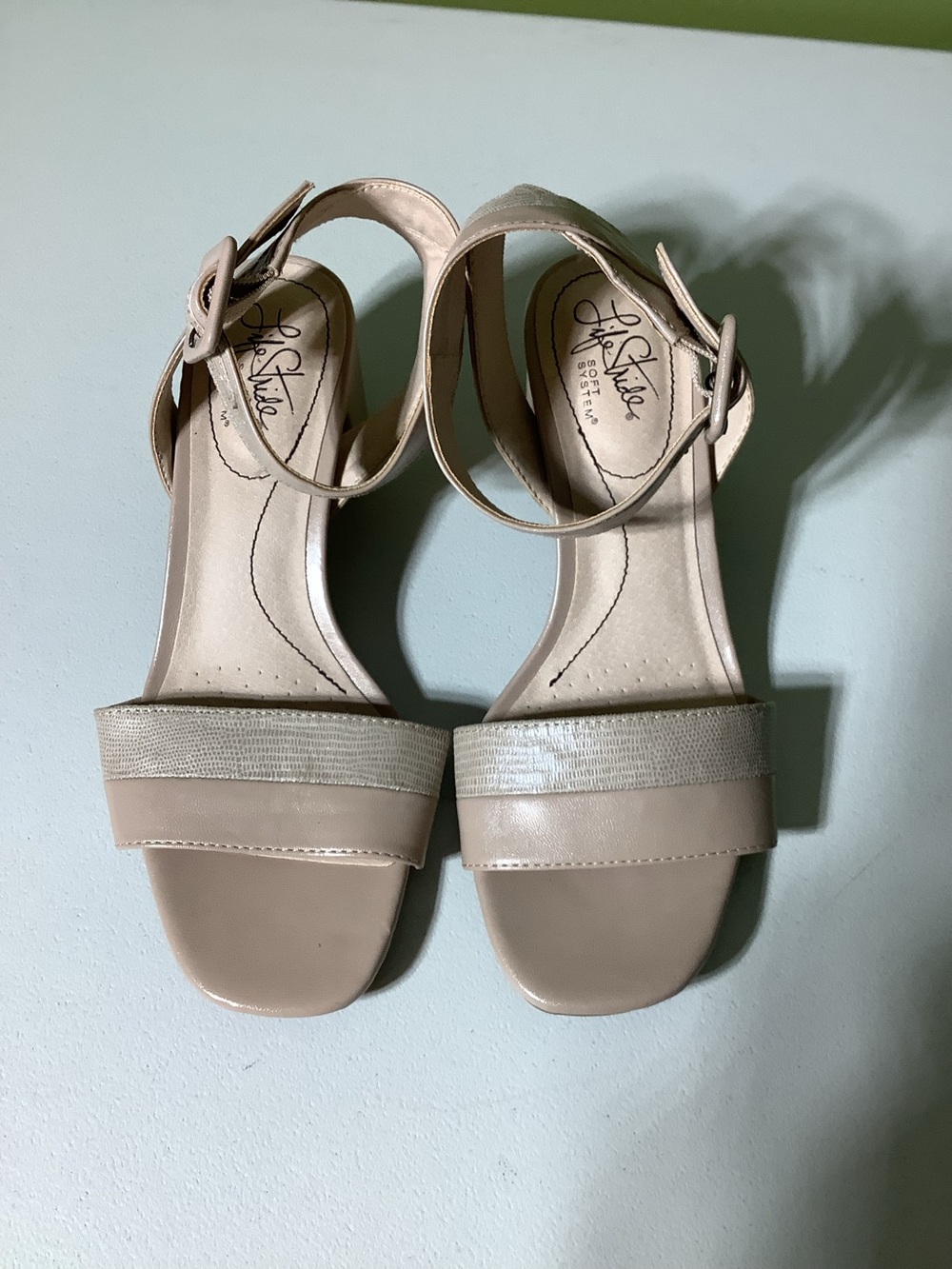 Life Stride beige strappy sandals, size 7.5